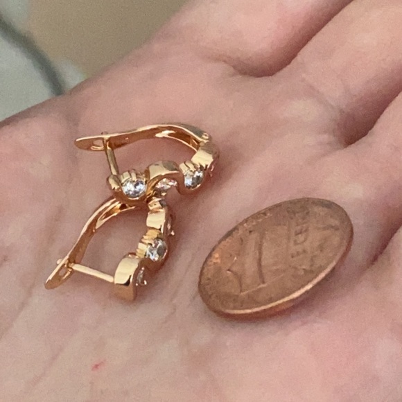 New 18K Gold Plated Oval Round Hoop Earrings - Picture 8 of 8